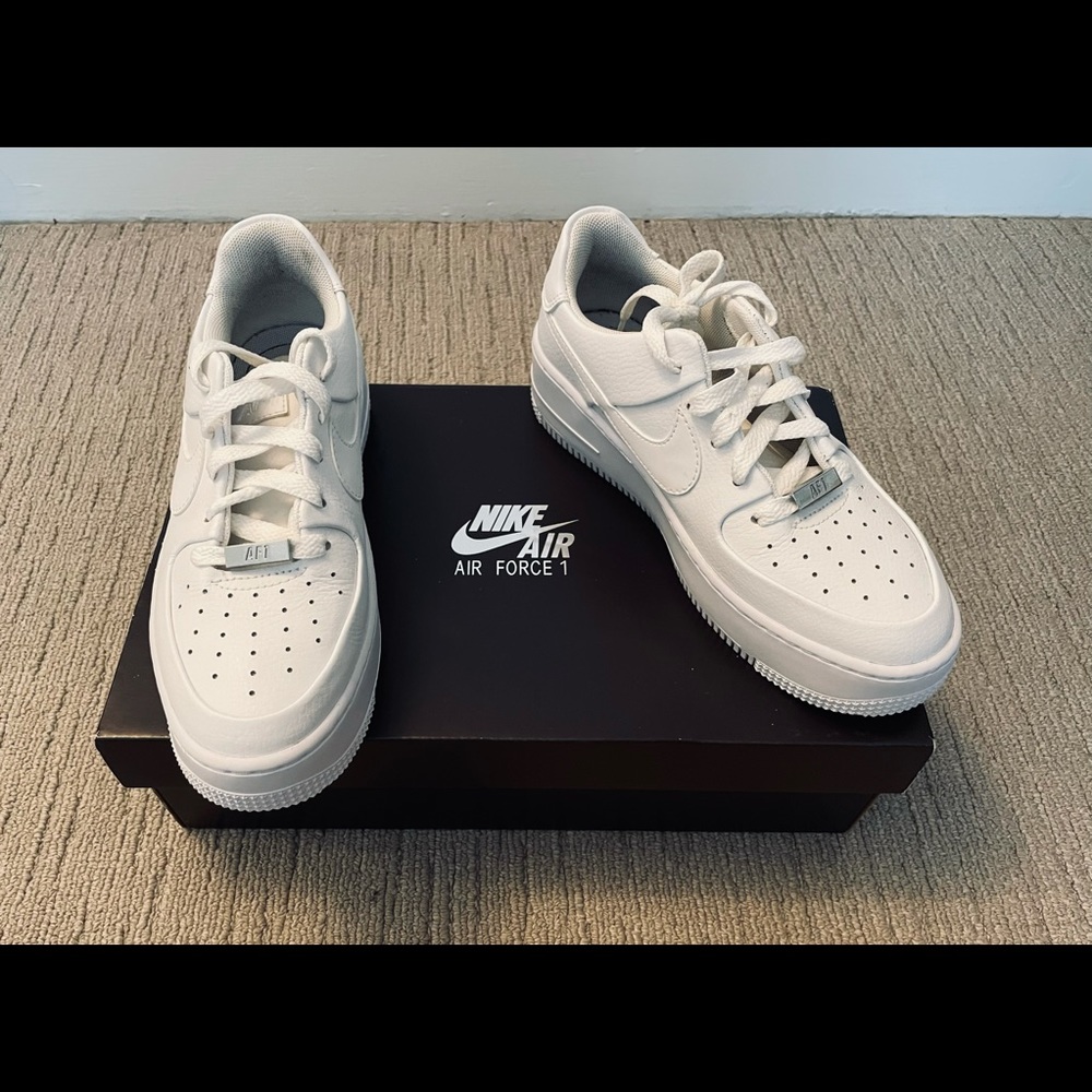 New Platform Nike Air Force 1, comes with box, AF1 in perfect condition.